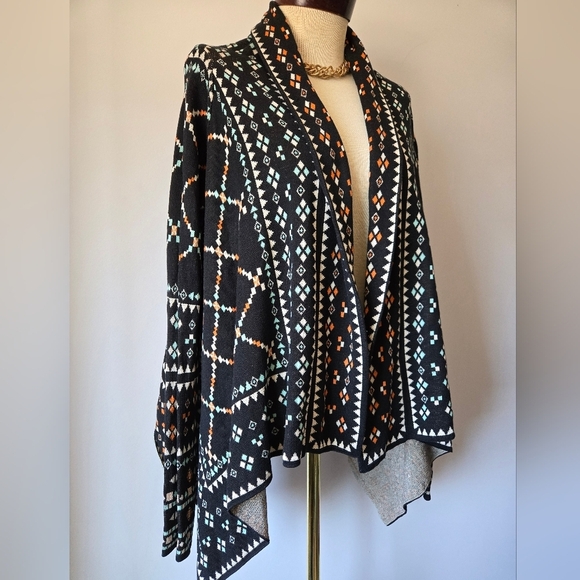 BCBG MAXAZARIA Silk/ Cotton Blend Geometric Patterned Open Cardigan. XS - Picture 2 of 11